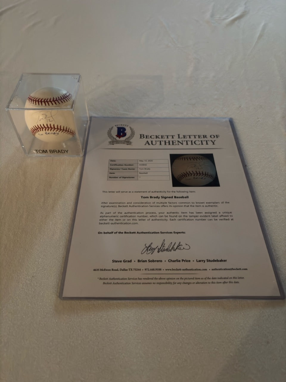 Tom Brady Autograph Baseball w/ Beckett LOA