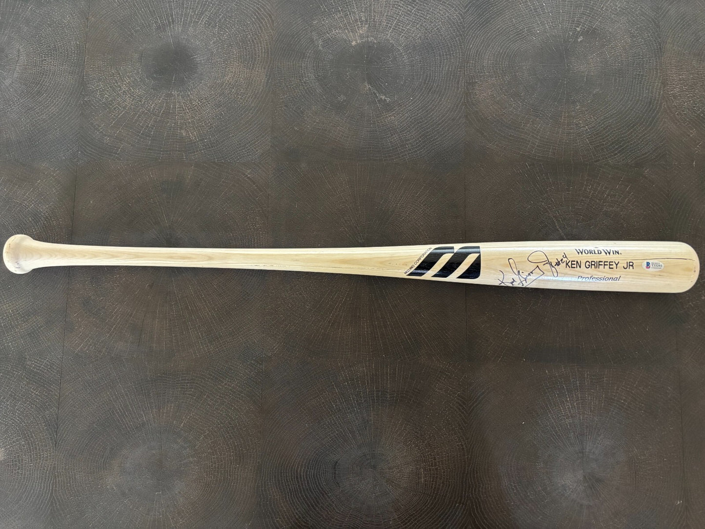 Ken Griffey Jr Autograph Mizuno Bat Beckett COA