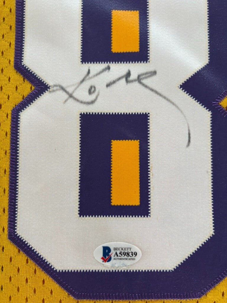 Kobe Bryant Autograph Lakers #8 Jersey Beckett LOA