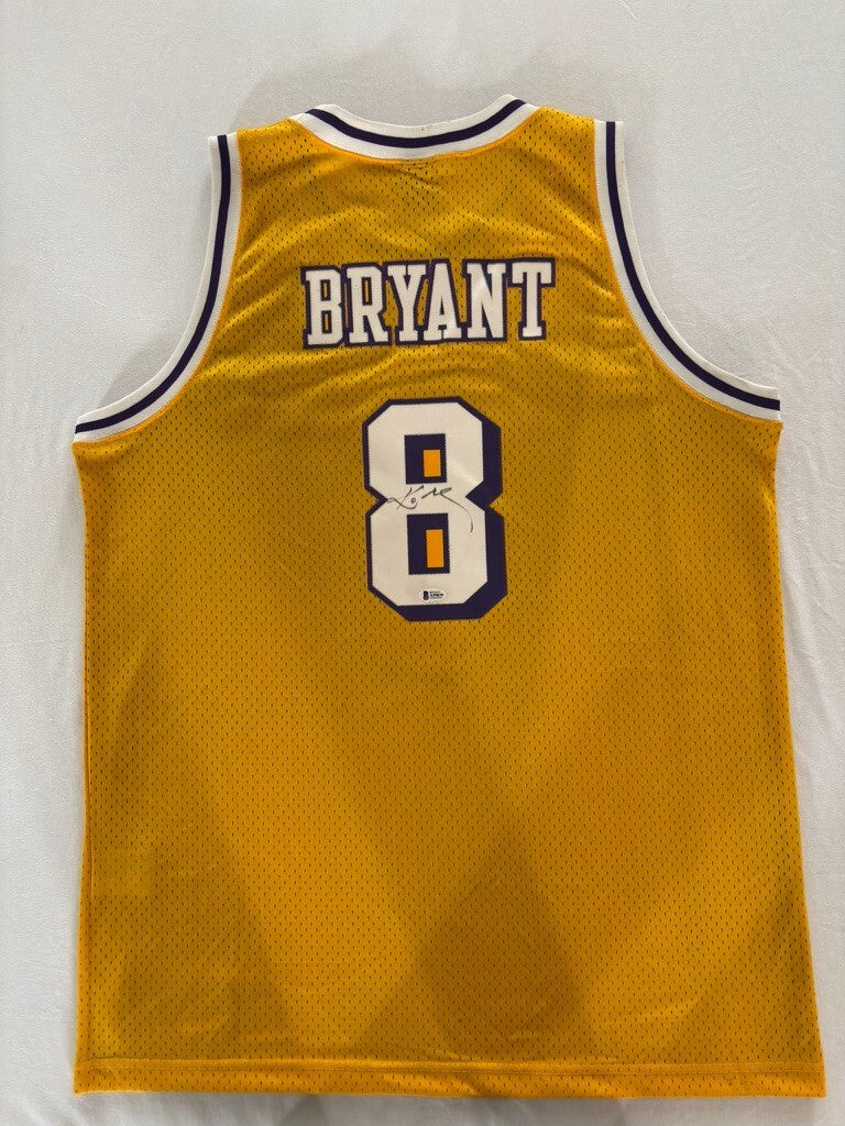 Kobe Bryant Autograph Lakers #8 Jersey Beckett LOA