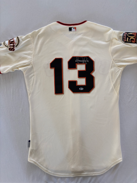 Omar Vizquel Autograph Giants Jersey w/ Beckett COA
