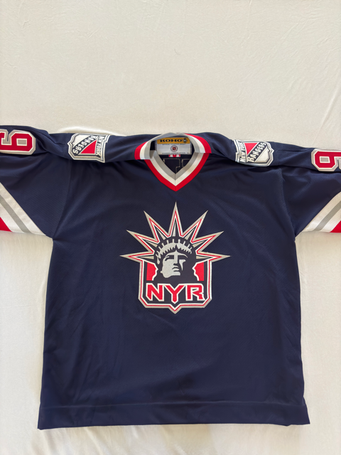 Wayne Gretzky Autographed Rangers Jersey w/ Beckett LOA