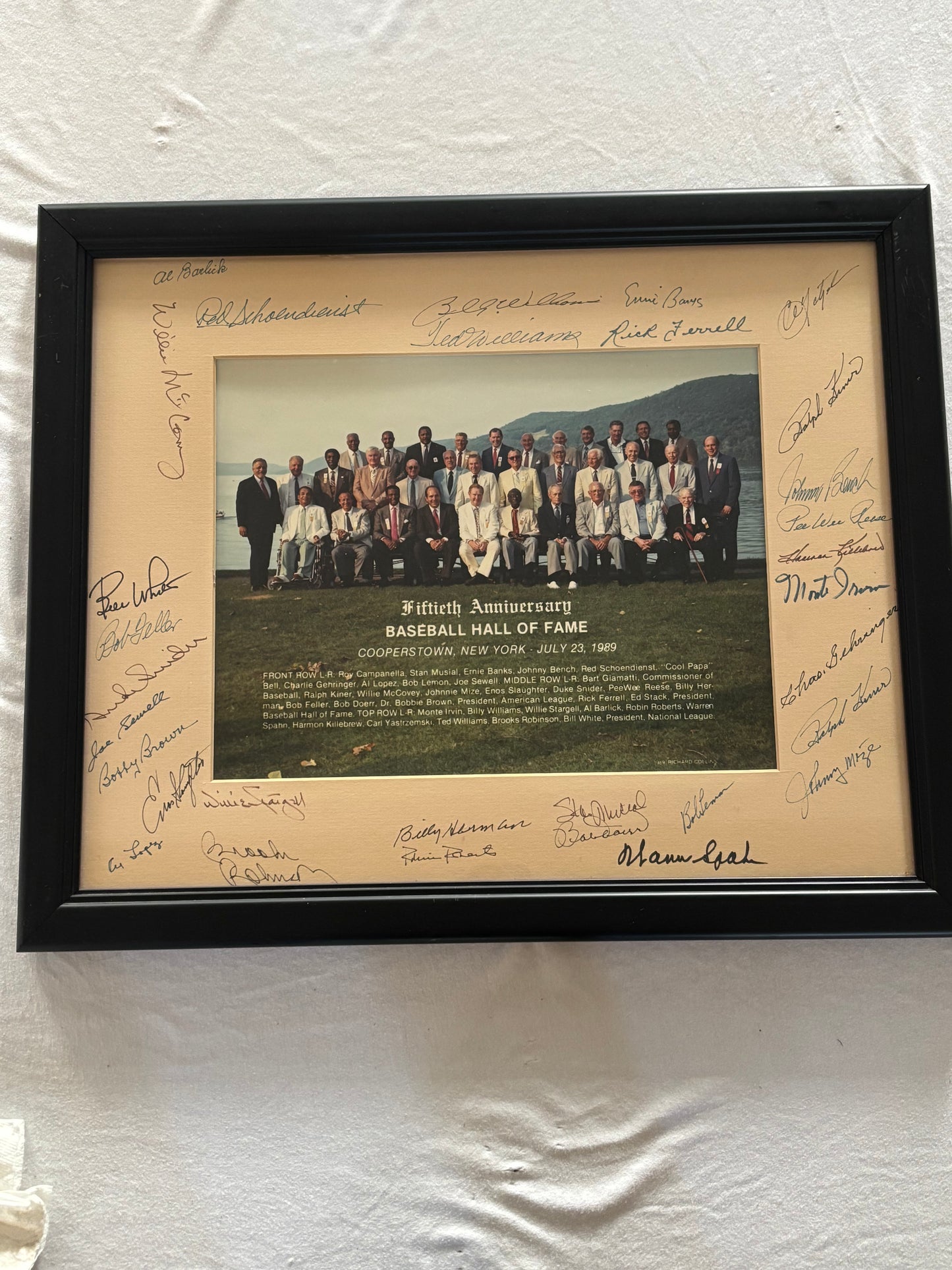 1989 Hall of Fame Ceremony Photo w/ 30 Signatures w/ Beckett LOA