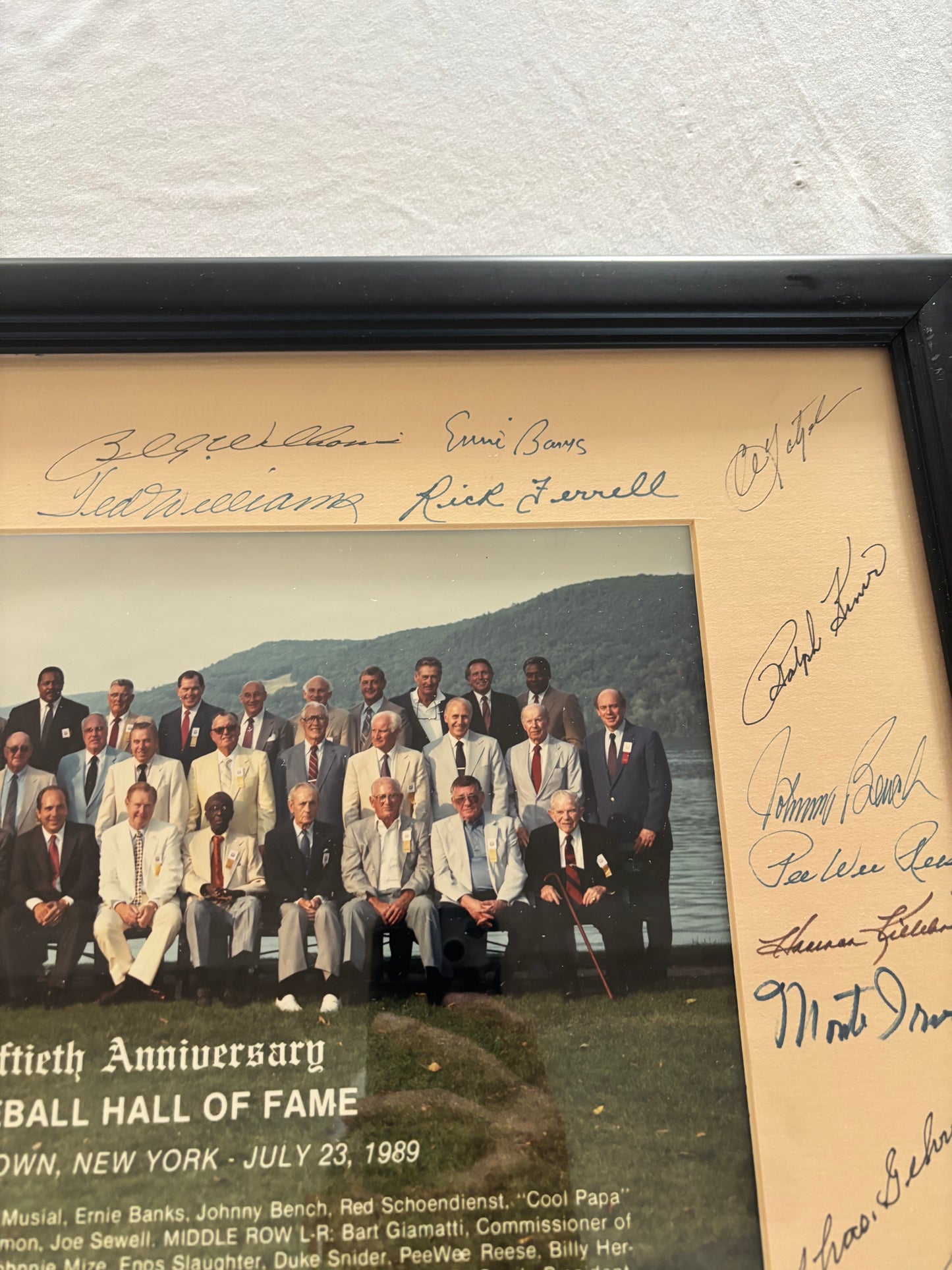1989 Hall of Fame Ceremony Photo w/ 30 Signatures w/ Beckett LOA