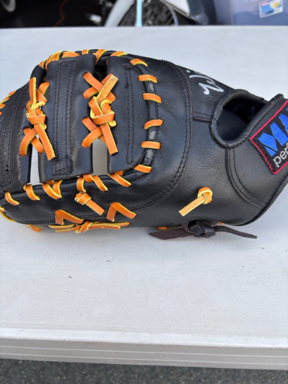 Willie McCovey Autograph Baseball Glove