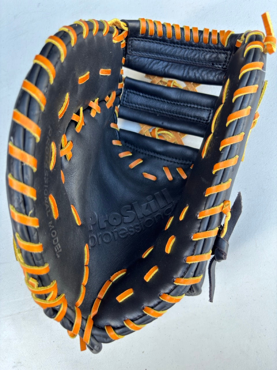 Willie McCovey Autograph Baseball Glove
