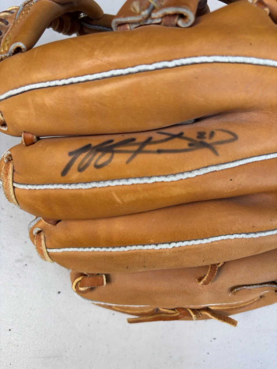 Jeff Kent Autograph Baseball Glove w/ Beckett COA