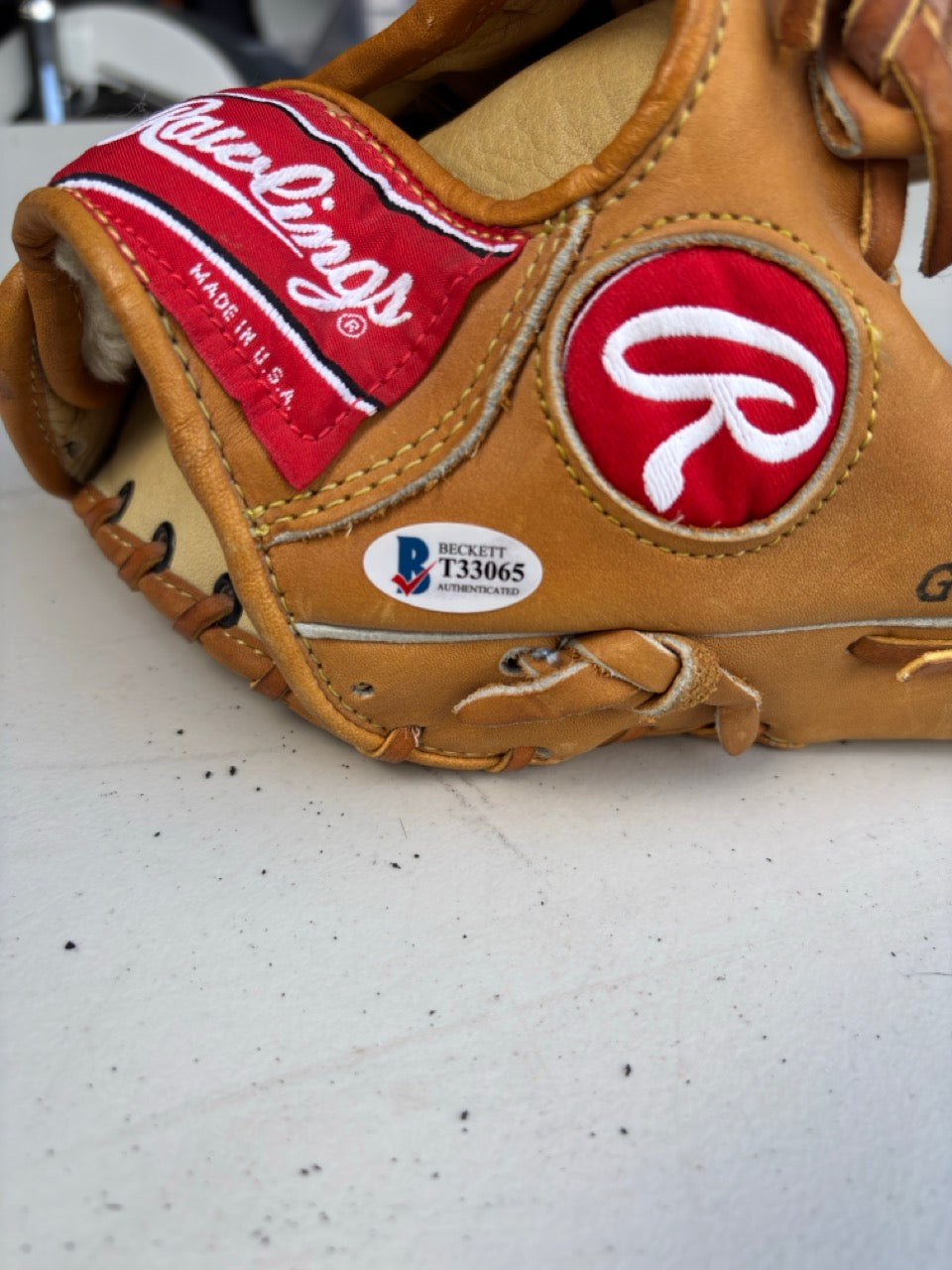 Jeff Kent Autograph Baseball Glove w/ Beckett COA