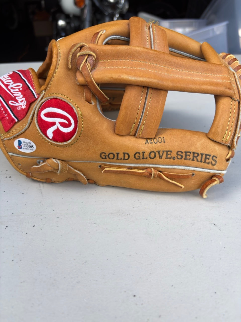 Jeff Kent Autograph Baseball Glove w/ Beckett COA